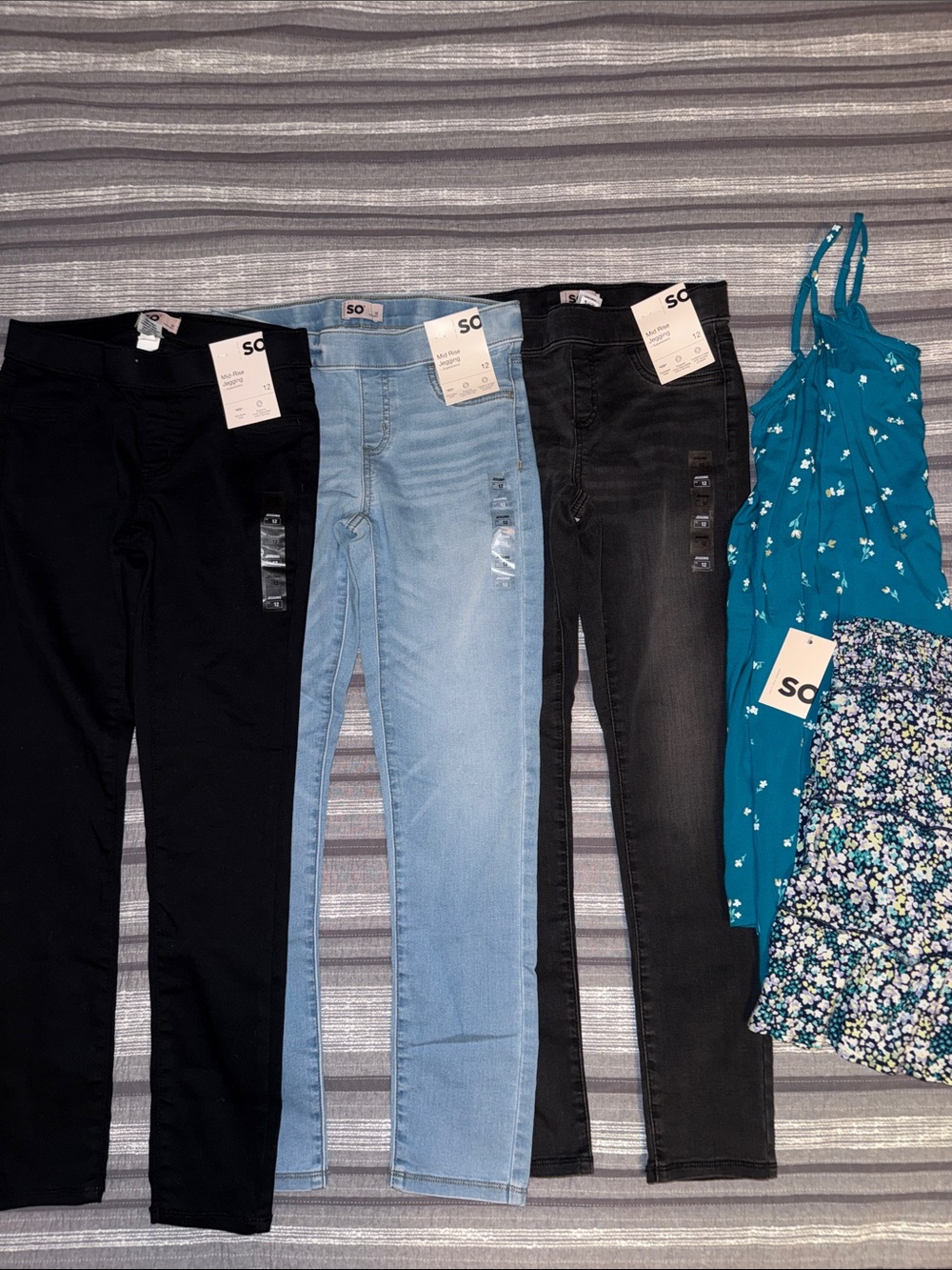 Size 12 SO NWT Skinny Jeans with & Floral Skirt bonus  Teal Floral dress 👗